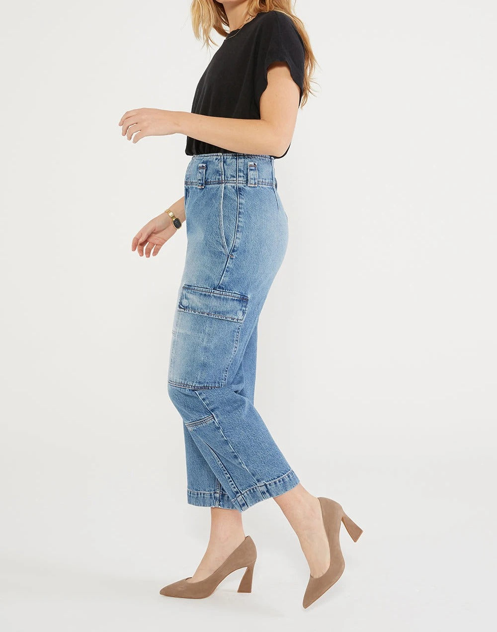 Barrel-Leg Cargo Jeans in Medium Wash