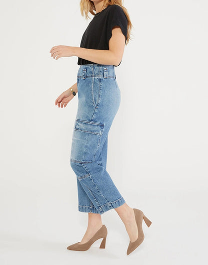 Barrel-Leg Cargo Jeans in Medium Wash
