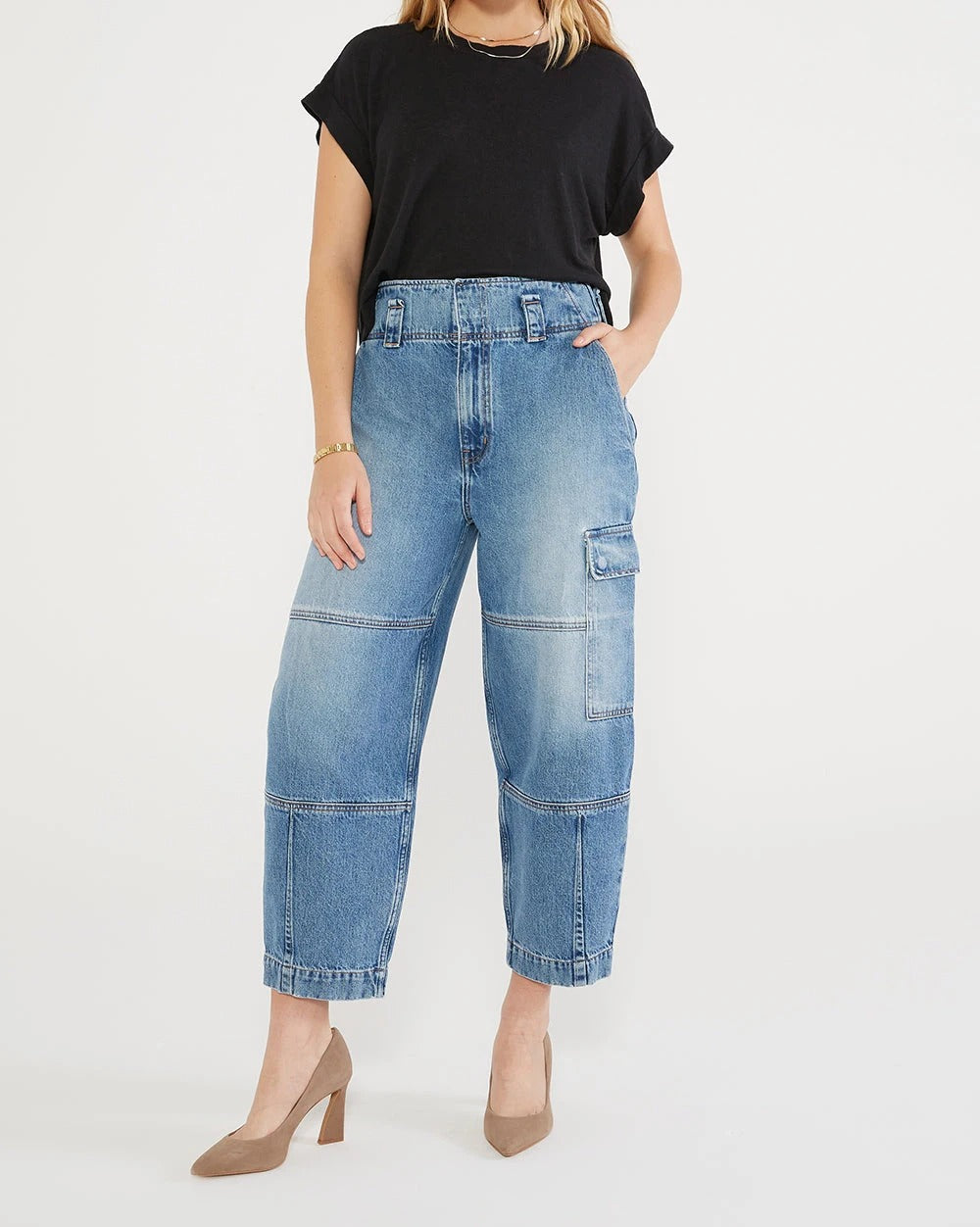 Barrel-Leg Cargo Jeans in Medium Wash