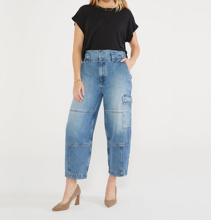 Barrel-Leg Cargo Jeans in Medium Wash