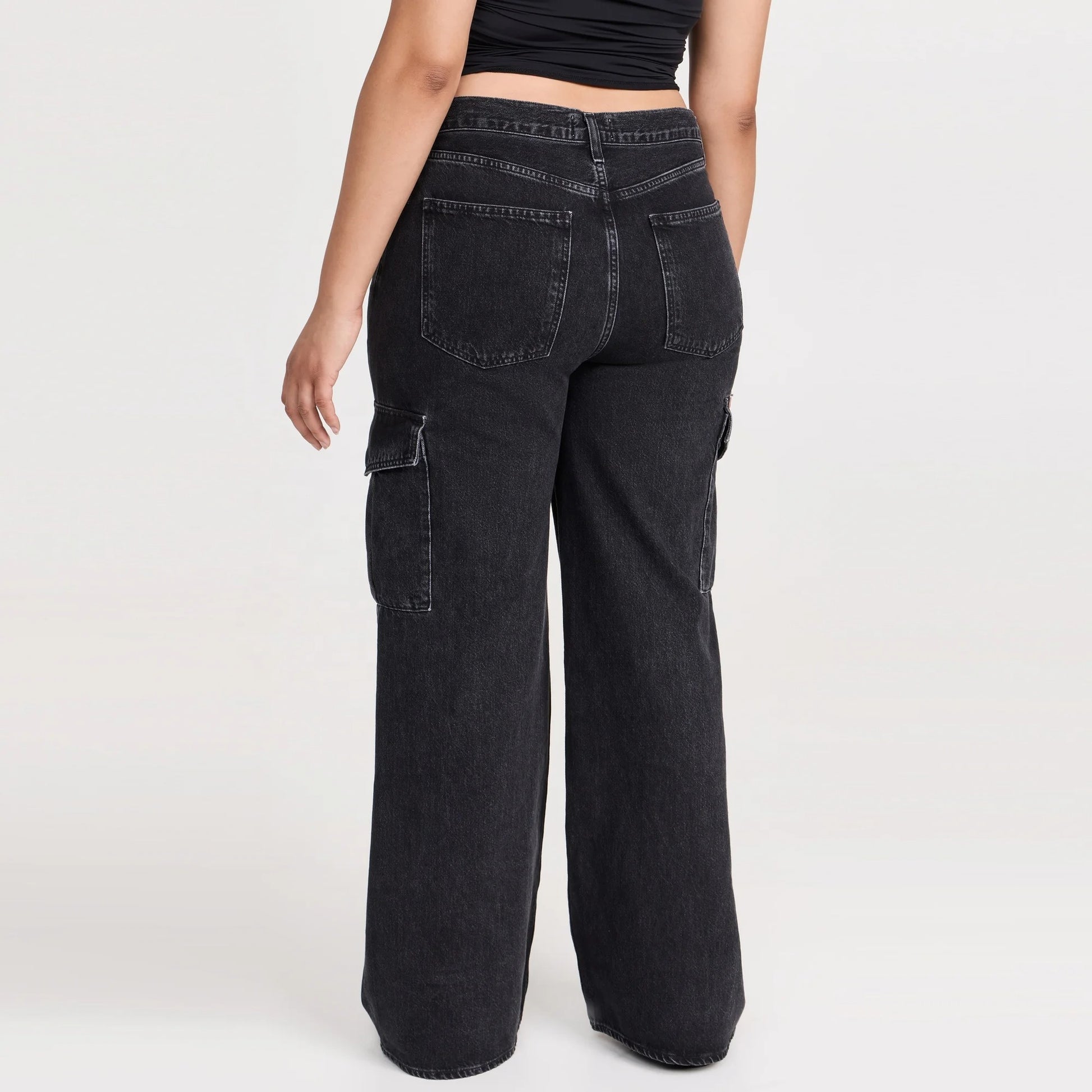 Wide-Leg Cargo Jeans in Washed Black