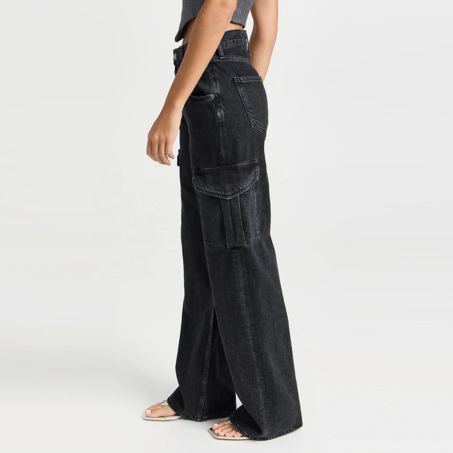 Wide-Leg Cargo Jeans in Washed Black