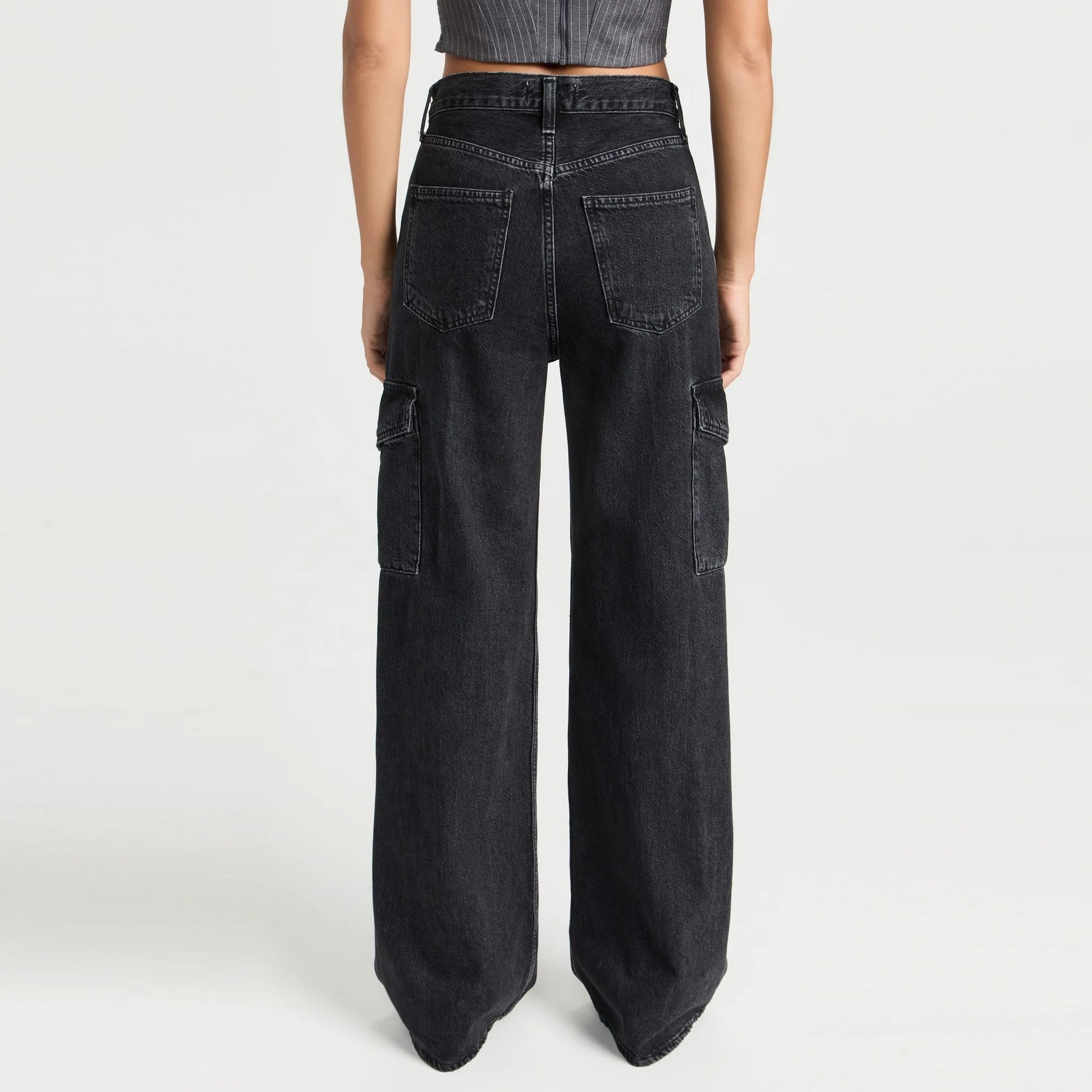 Wide-Leg Cargo Jeans in Washed Black