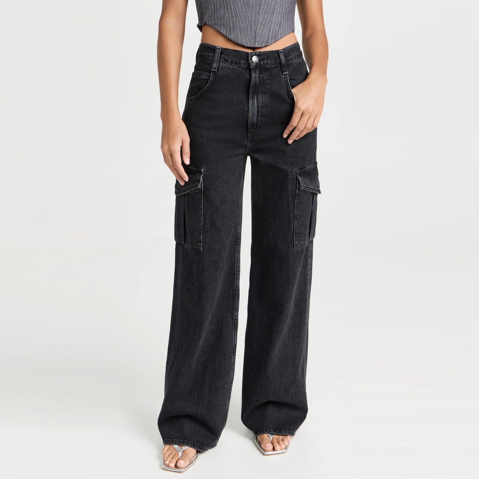 Wide-Leg Cargo Jeans in Washed Black